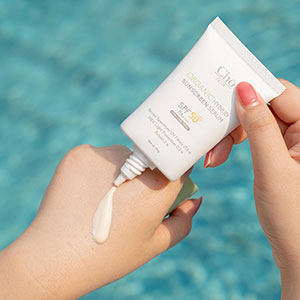 Cho Organic Hybrid Sunscreen Serum SPF 50 PA++++ 30g Waterproof Sweatproof Brightening Clear Skin